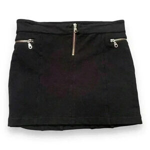 NWT On Trend Black Mini Skirt with Silver Zipper Detail Size Large (Juniors)